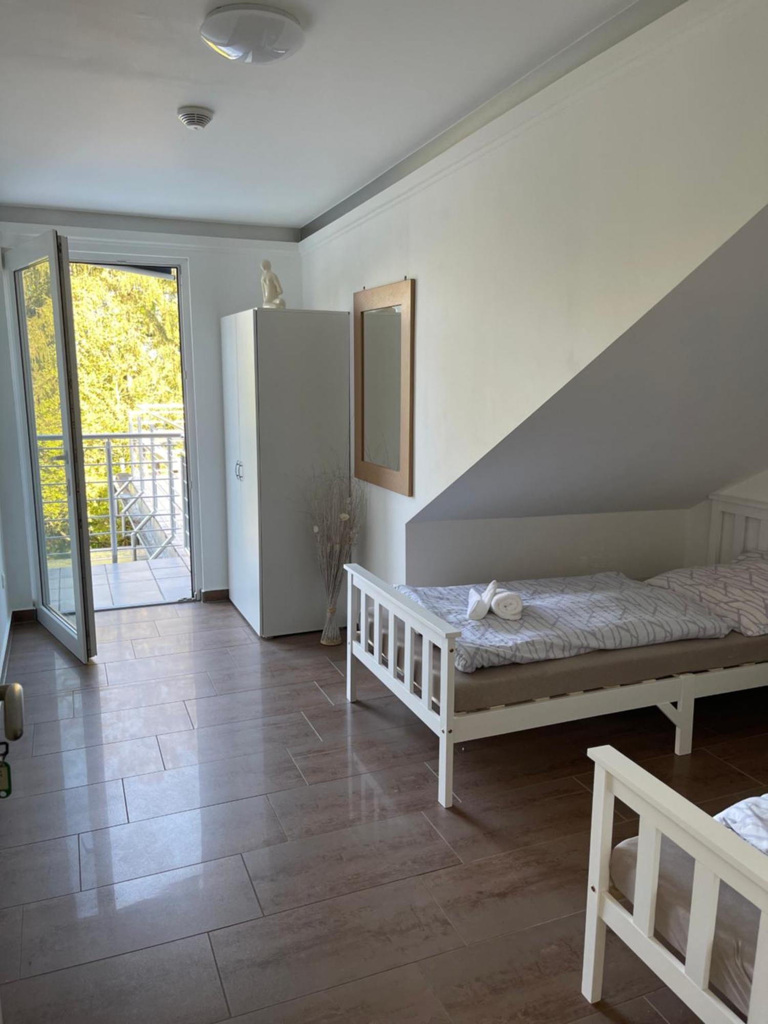 Kavkaz Restaurant & Hotel Lohmar Dış mekan fotoğraf