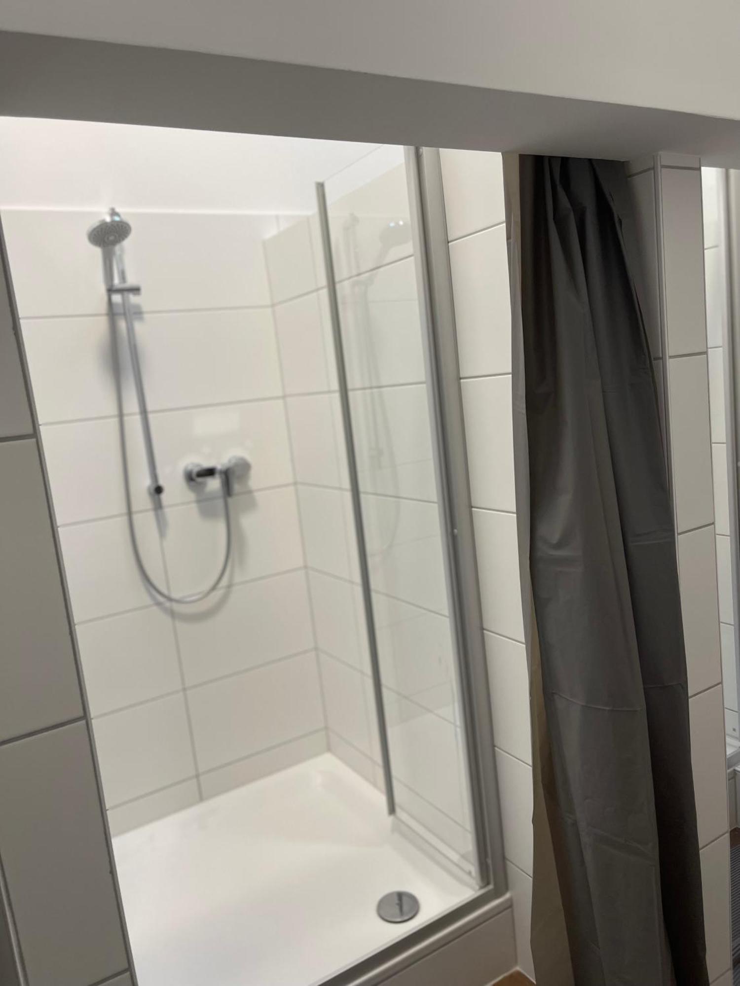 Kavkaz Restaurant & Hotel Lohmar Dış mekan fotoğraf
