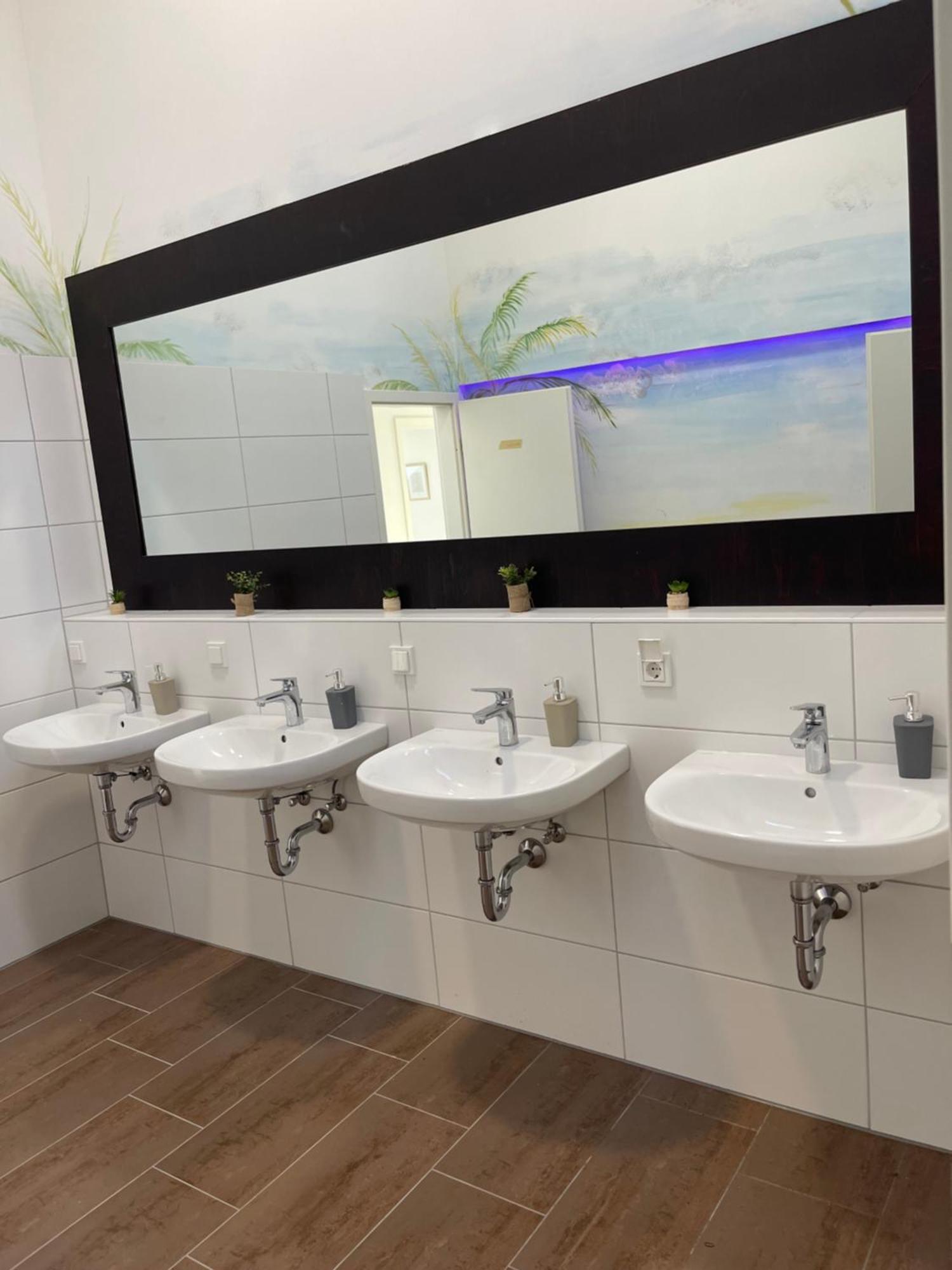 Kavkaz Restaurant & Hotel Lohmar Dış mekan fotoğraf