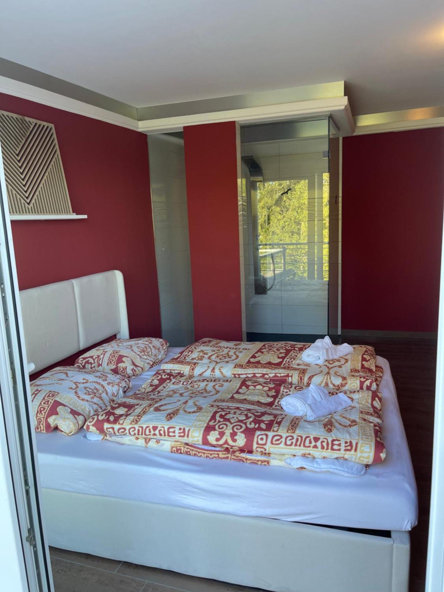 Kavkaz Restaurant & Hotel Lohmar Dış mekan fotoğraf